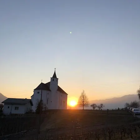 Charmante Kleine Ruhige *