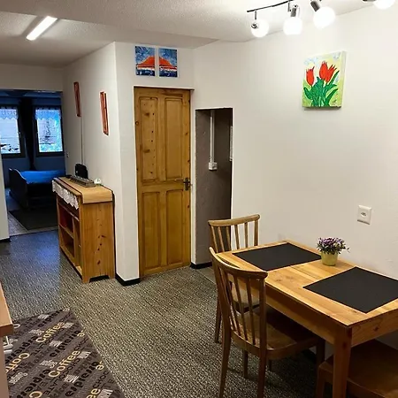 Charmante Kleine Ruhige Leuk